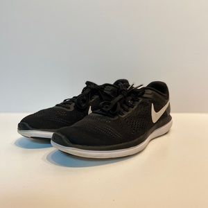 Nike Women’s Flex 2016 Running Shoes Size 7